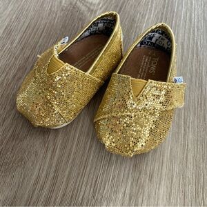 NEW Toms Glitter Baby Gold Shoes